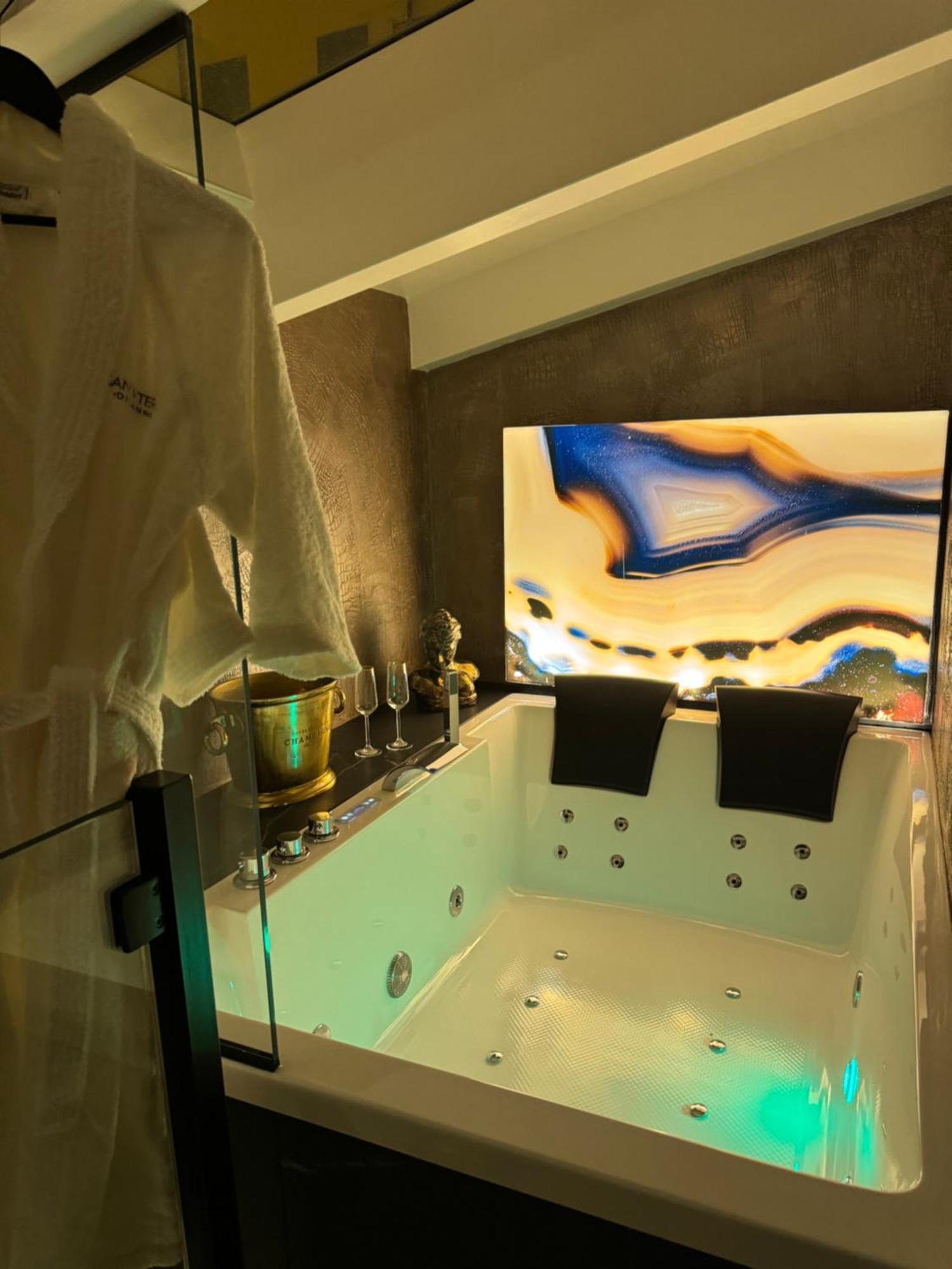 Santateresa19 Suite & Spa Palermo Bagian luar foto