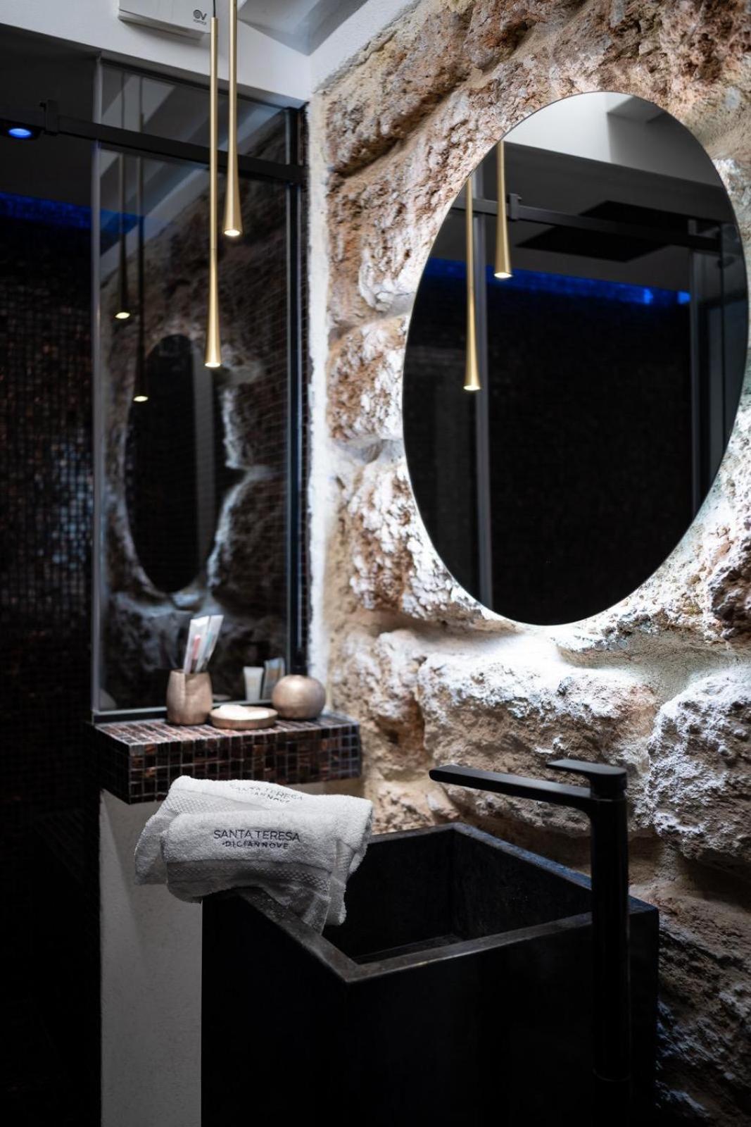 Santateresa19 Suite & Spa Palermo Bagian luar foto
