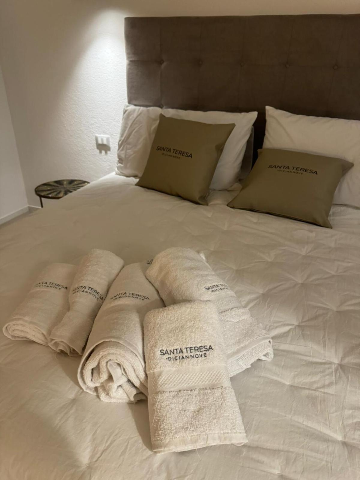 Santateresa19 Suite & Spa Palermo Bagian luar foto
